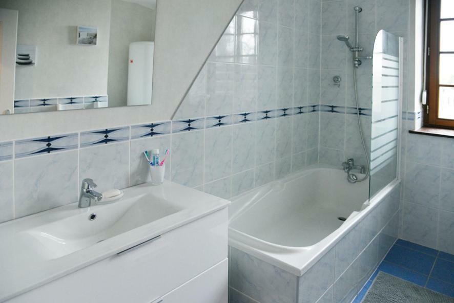 Appartement Les pieds dans l'eau,la tête dans les nuages à Luxeuil-les-Bains Extérieur photo